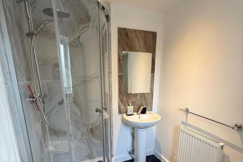 2 Bed - Sleeps 6 - Free Parking in Harmans Water