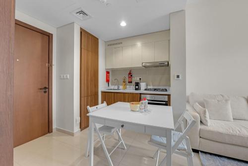 Waves - Modern City Escape 1BR Apt With Balcony, Dubaj (fotografie 6)