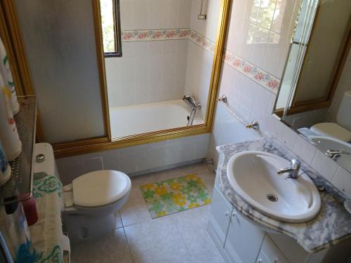 Shower, Habitacion 3 personas en Toledo in Azucaica