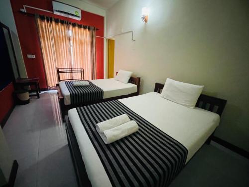 2 twin beds