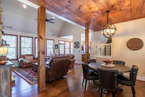 Stoney Brook Cottage at Echota in Boone, USA