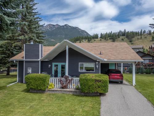 3 bedrooms, 5 beds