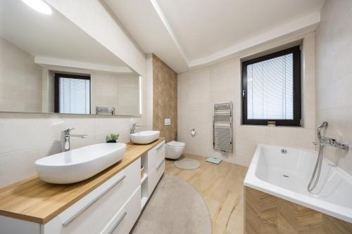 Luxury 2BR Apartment - Old Town Bratislava Center, Bratislava (Foto 3)
