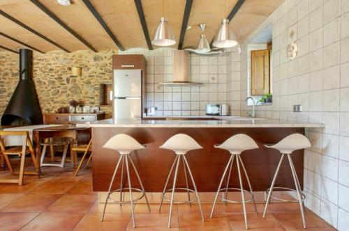virtuve, Cal Masover, casa de piedra rehabilitada in Planoles
