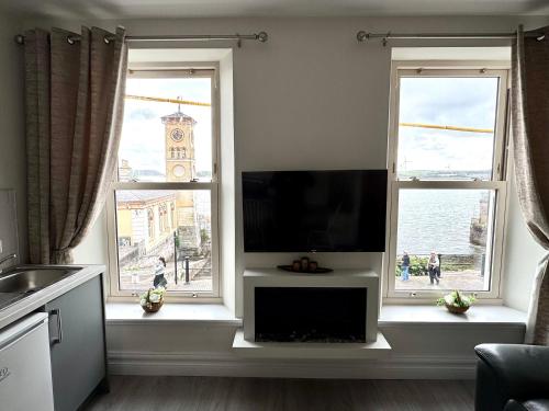 บริการและสิ่งอำนวยความสะดวก, Unit 5 Stunning Oceanview Apartment in โคฟ