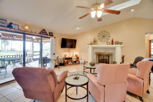 Pirate Cove Home in Welaka Dock and River Access! in East Palatka (FL)