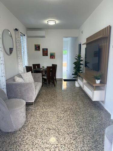 House with pool and close to everything, San Juan