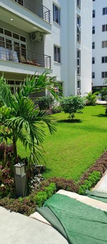 Tola Residences at Aqua Gardens Nyali -Luxe 2Bdr Apt Sleeps 6 in شاطئ نيالي