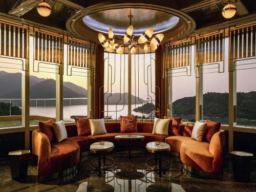 Restaurant, The Silveri Hotel Hong Kong - MGallery Collection in Hong Kong Airport