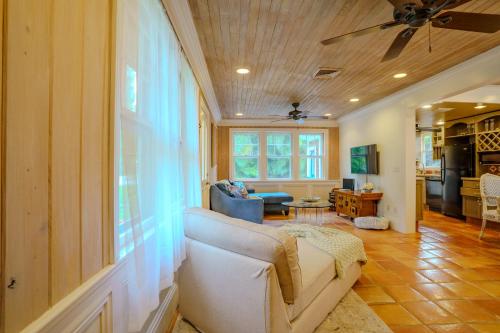 Luxurious Dual-Home Retreat in Prime Sarasota Location in Indian Beach-Sapphire Shores