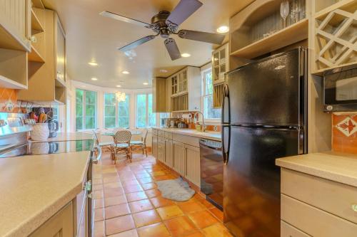 Luxurious Dual-Home Retreat in Prime Sarasota Location in Indian Beach-Sapphire Shores