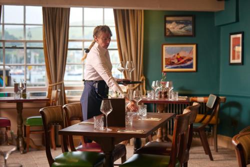 مطعم, The Royal Castle in Dartmouth City Center