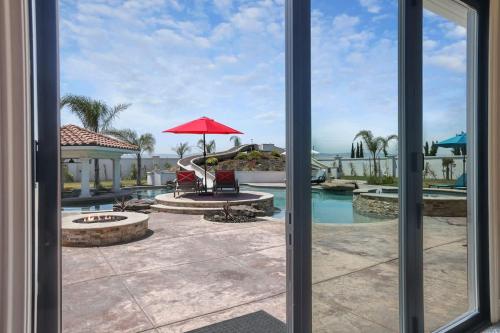 4BR LUXURY ENTERTAINMENT OASIS in ลาทรอป (CA)