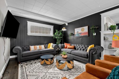 Roomy Central Hub Games, Fire Pit & Downtown Fun
