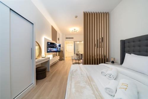 Luxury Upgraded Palm Studio with Marina and Yacht Views, Dubai (photo 6)