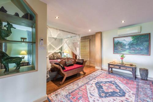 Kanlaya's Eyrie, Luxury Homestay in Tham Lot