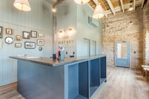 ردهة, Inn History Tombstone in تومبستون