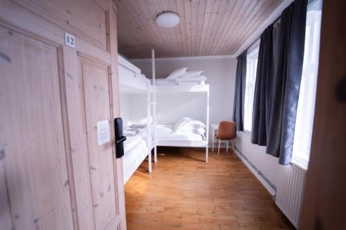 Puffin Hostel Vík - image 7