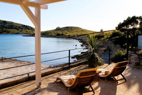 Skats, House Lantina Kornati in Žut