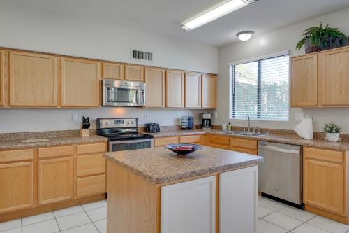 Hike, Bike, Bring Your Pets! Mtn-View Tucson Home, Tucson (photo 5)