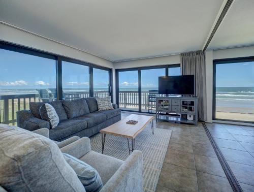 Corner Beachfront Condo with 270 Degree Gulf View and Wrap Around Balcony on Whitecap Beach Heated Pool Island House Unit 209, Corpus Christi