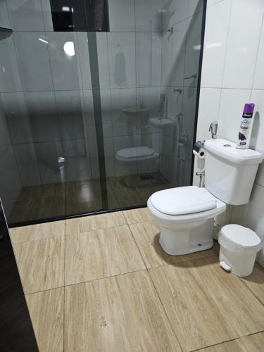 Vannas istaba, Refúgio GRUPOS com piscina, churrasqueiras 38 min Águas Claras Brasília (Refugio GRUPOS com piscina, churrasqueiras 38 min Aguas Claras Brasilia) in Gama (Federālais rajons)