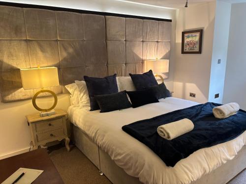 Otter Hollow - a spacious central apartment in Ilkley
