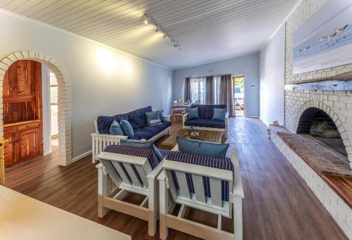 Southern Right Guest House in Van Dyks Bay