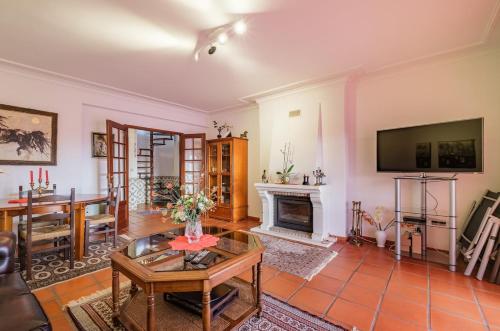 Cascais 3 Brd Apartment Retreat in ปัมปิลเยย์รา