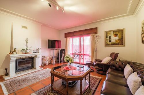 Cascais 3 Brd Apartment Retreat in ปัมปิลเยย์รา