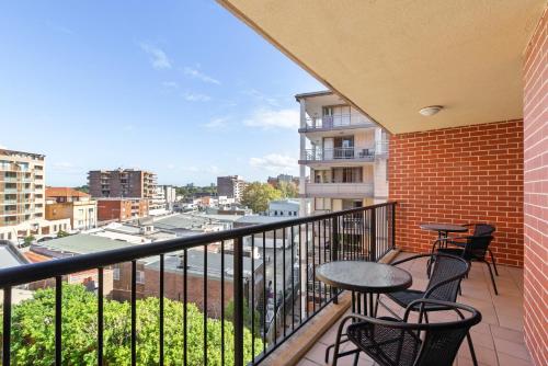 Spacious 3-Bed with Alfresco Dining by Amenities - image 4