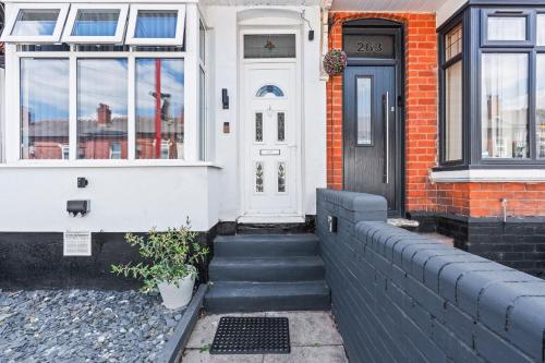 Free Parking ,Modern 4 bedrooms 10min from Birmingham city centre ideal for contractors ,Groups and Families, Birmingham (fotografie 3)