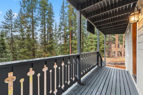 Blue River Escape Private Sauna plus Nearby Trails in Blue River