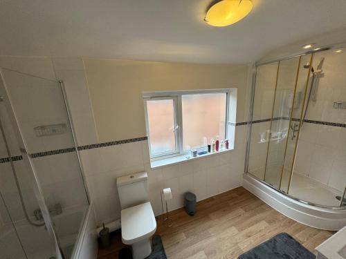 Quarto privativo em uma casa com outros quartos e banheiro compartilhado in Park