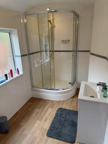 Quarto privativo em uma casa com outros quartos e banheiro compartilhado in Park