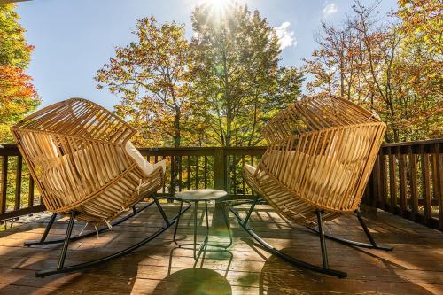 Beech Mountain Escape with Views in Banner Elk (NC)