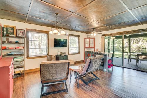 Waterside Angler’s Heaven: Crooked River Fish Camp in 興力士 (FL)