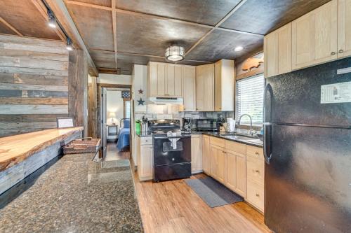 Waterside Angler’s Heaven: Crooked River Fish Camp in 興力士 (FL)