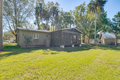 Waterside Angler’s Heaven: Crooked River Fish Camp in 興力士 (FL)