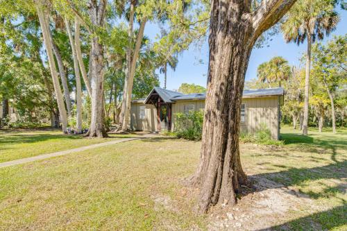 Waterside Angler’s Heaven: Crooked River Fish Camp in 興力士 (FL)