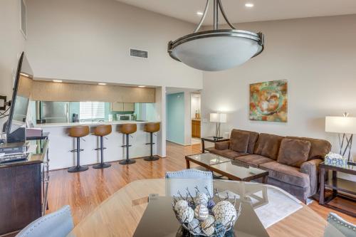 Patio, Grill & Pool Access: Palm Desert Retreat!, Palm Desert