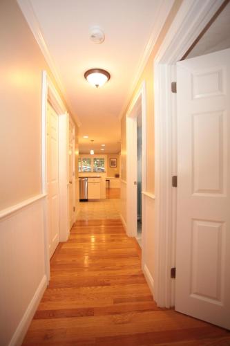 Peaceful 2BR near US Route 1 and Boston in Malden