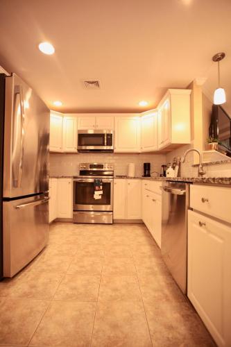 Peaceful 2BR near US Route 1 and Boston in Malden