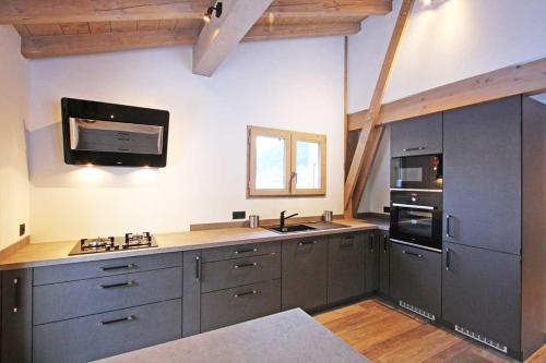 مطبخ, Chalet De L'ours - Chamonix All Year in لي كراي