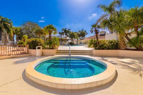 Serene Zen King Bed Condo - Half Mile from Beach in 印第亞蘭提