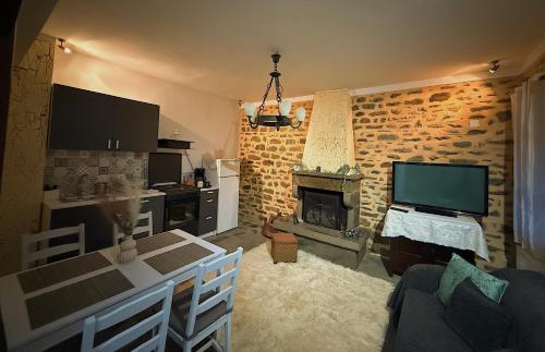 bourazani treis xarites in 클레이도니아