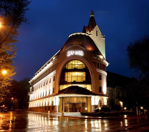 Boutique Art Hotel - image 9