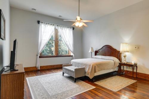 Renovated Schoolhouse w/ Piano & Private Deck! in Marion (KS)