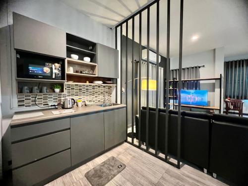 Ta Thai Cooking & Stay in ศรีสำโรง