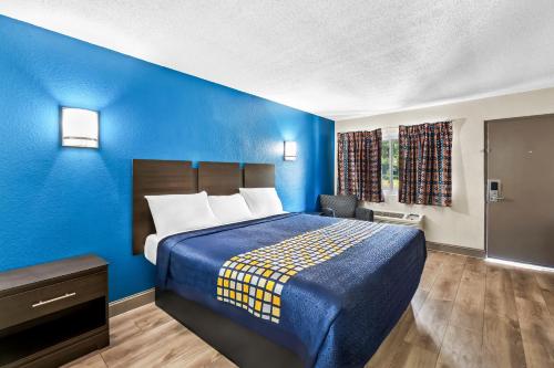 Red Carpet Inn and Suites - image 12